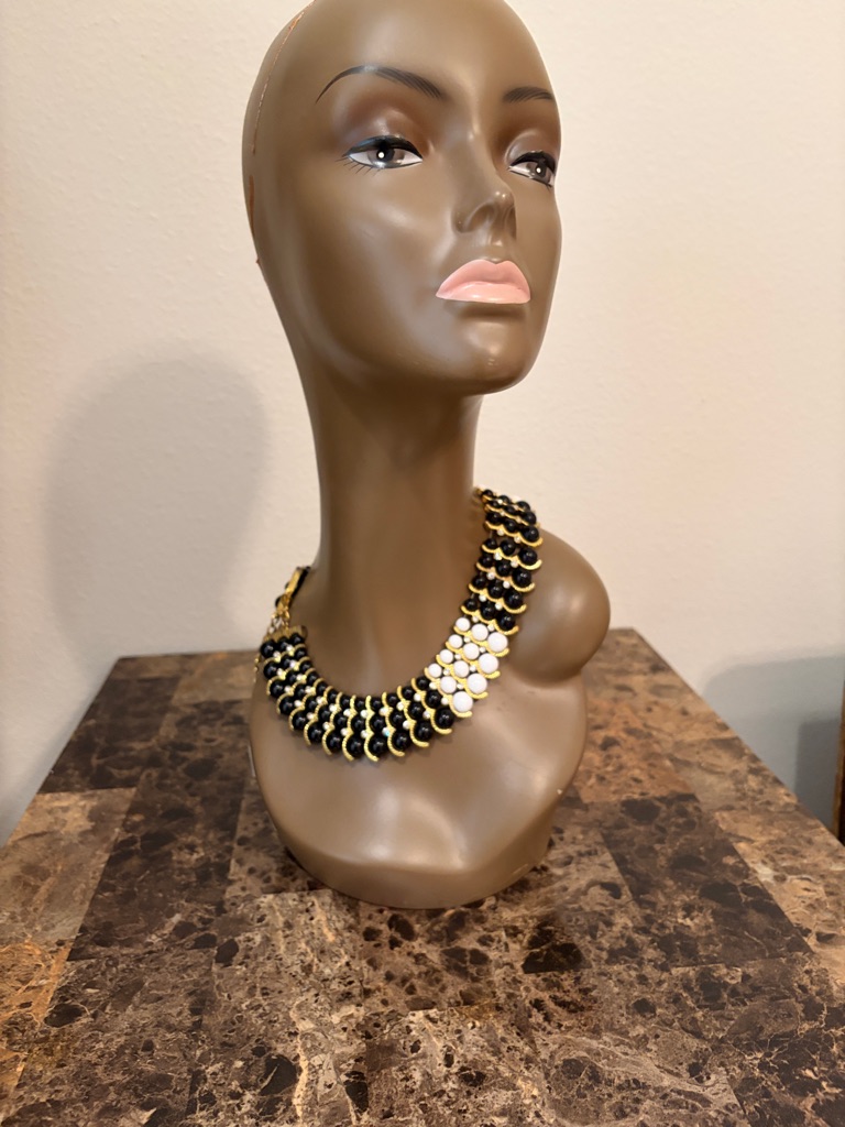 Iman Collar/ Choker Designed Black & White Beads Necklace 20”-23” Heavy 186g